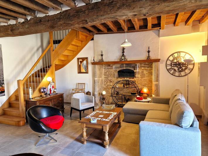 Gîte pour 4 personnes, avec piscine et terrasse en Auvergne