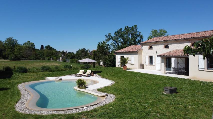 Gîte pour 5 personnes, avec piscine ainsi que jardin et terrasse - 1