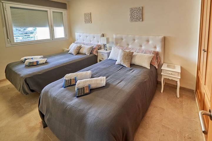 Entire apartment, Beachfront apartment, with pool and urban areas. Zarati in Isla Cristina, Costa de la Luz