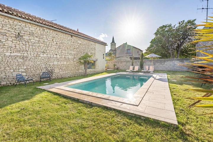 Chambre d’hôte pour 2 personnes, avec Terrasse et Jardin ainsi que Piscine et Vue