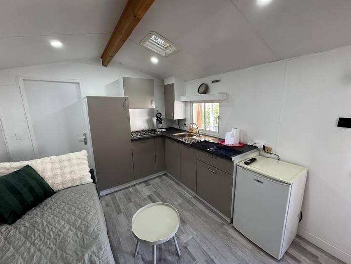 Gîte pour 4 personnes, avec terrasse et piscine à Saint-Thibéry - 4