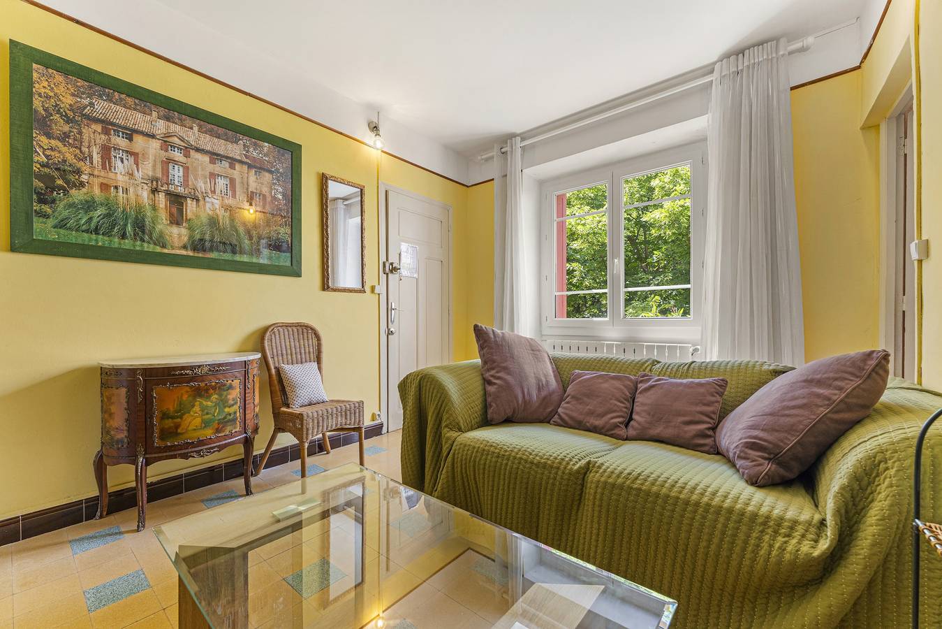Apartamento entero, Bed and Breakfast 'Mas Abicou - Alma' con piscina compartida, terraza privada y Wi-Fi in Vézénobres, Región de Alès