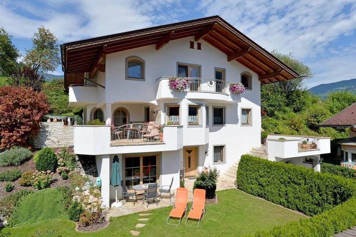 Ferienwohnung für 10 Personen, mit Garten und Ausblick