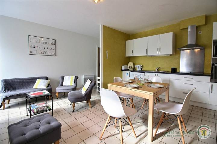 Gîte pour 3 personnes, avec Jardin à Saint-Donan