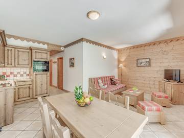 Gîte pour 6 personnes, avec sauna ainsi que terrasse et piscine à Champagny-en-Vanoise