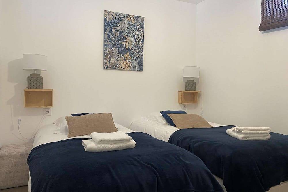 Entire apartment, La vie est belle - Arromanches center, terrace in Arromanches-les-Bains, Bayeux region