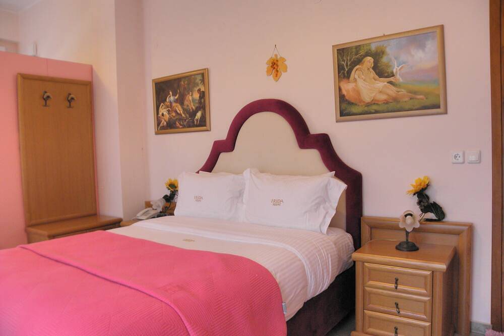 Ganze Wohnung, Ruhig Luxus am Strand Suites in Kalo Nero Strand mit spektakulärem Meerblick in Kyparissia, Golf von Kyparissia