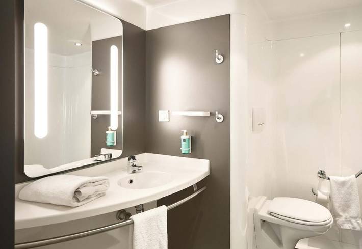 Hôtel pour 2 personnes, avec terrasse à Roissy-en-France - 3