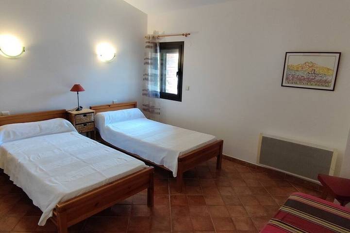 Location de vacances pour 4 personnes, avec terrasse et piscine ainsi que jardin et jacuzzi à Ille-sur-Têt - 3