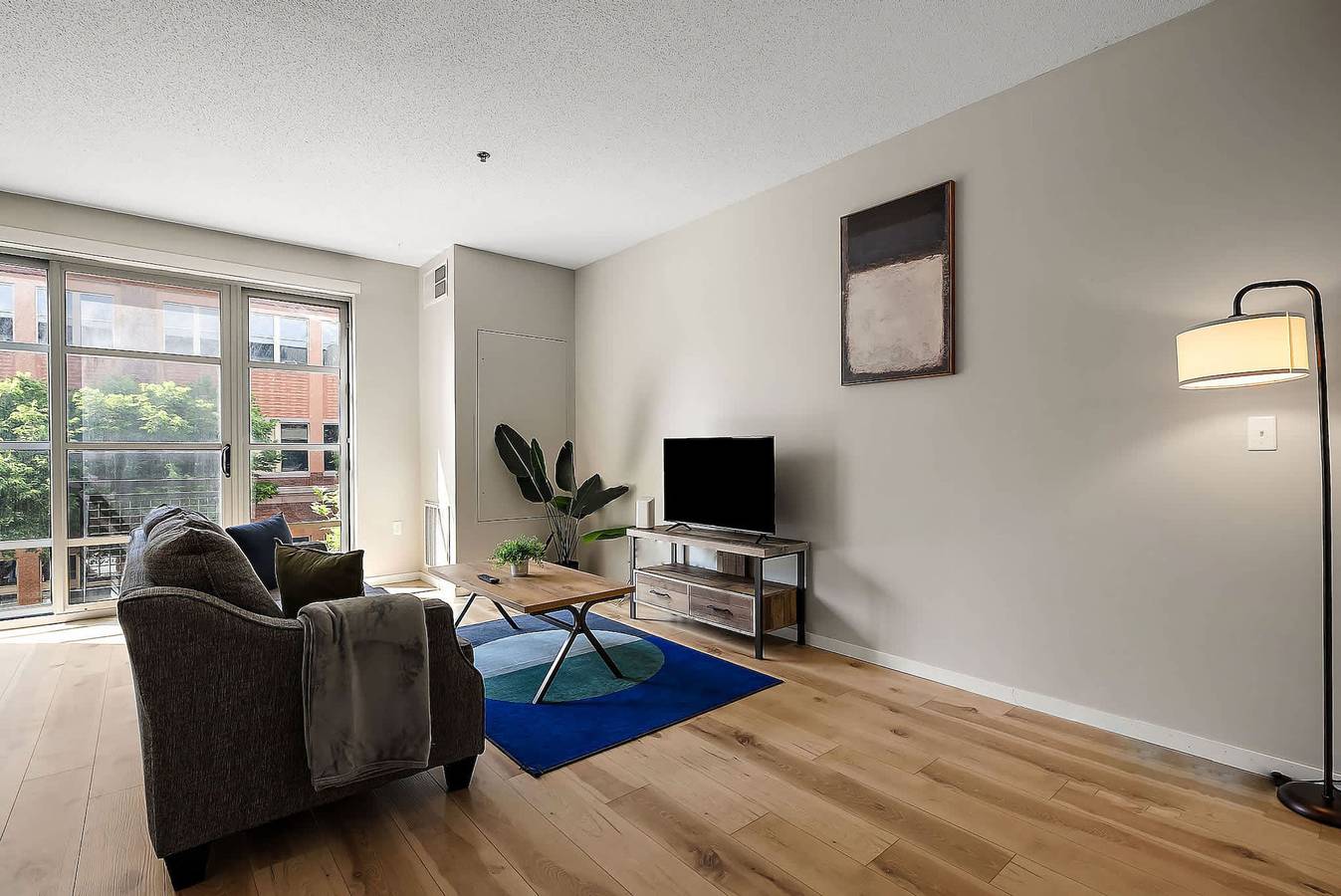 Entire apartment, Cozysuites Mill District with pool  gym  13 in Minneapolis, Twin Cities