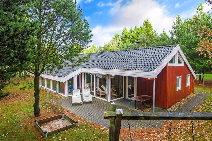 Ferienhaus für 10 Personen, mit Whirlpool und Sauna sowie Terrasse