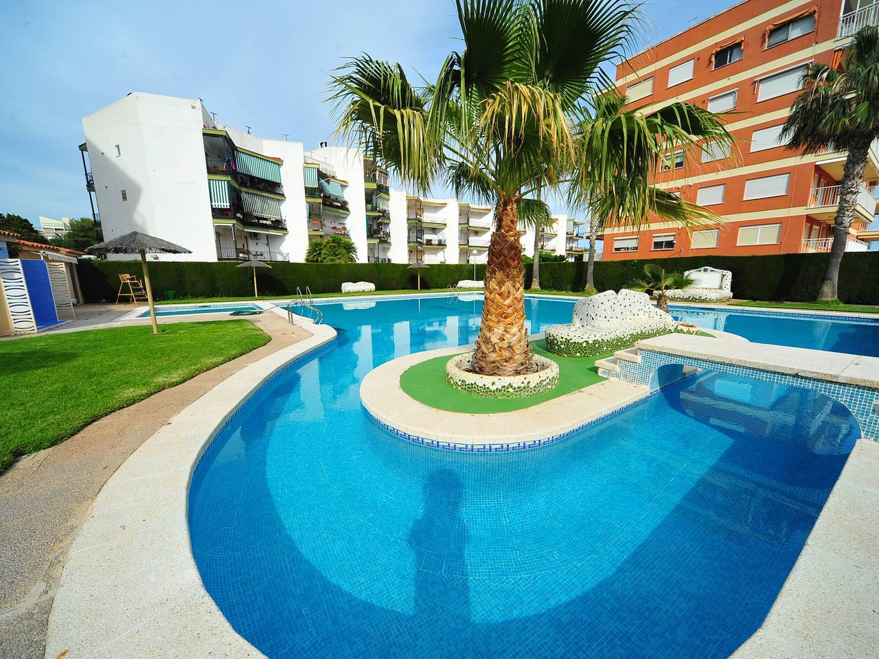Entire apartment, Family apartment in Benicàssim with pool and terrace in Benicassim, Costa del Azahar