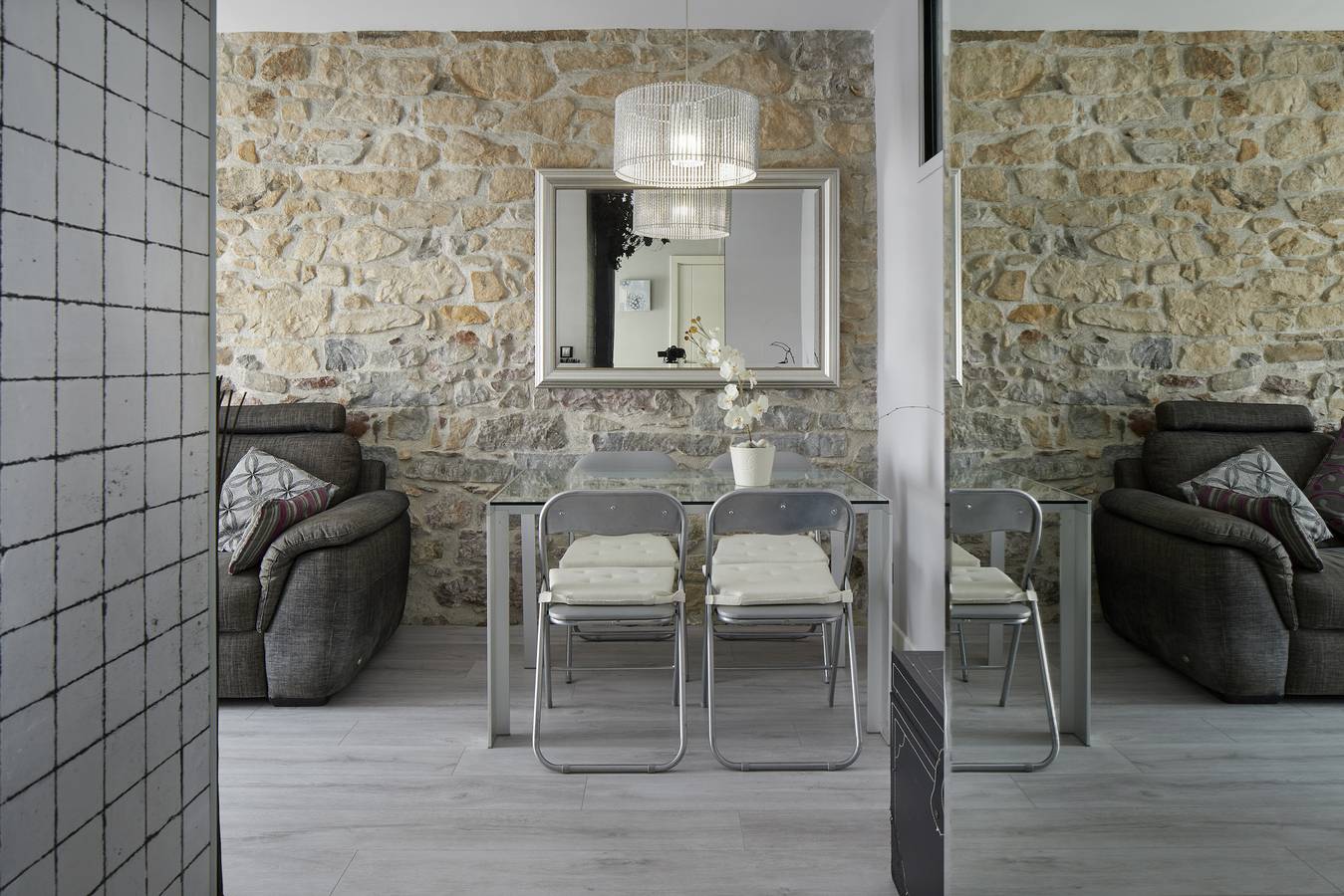 Apartamento entero, Apartamento de vacaciones para 4 personas con balcón in Playa de la Concha, San Sebastián