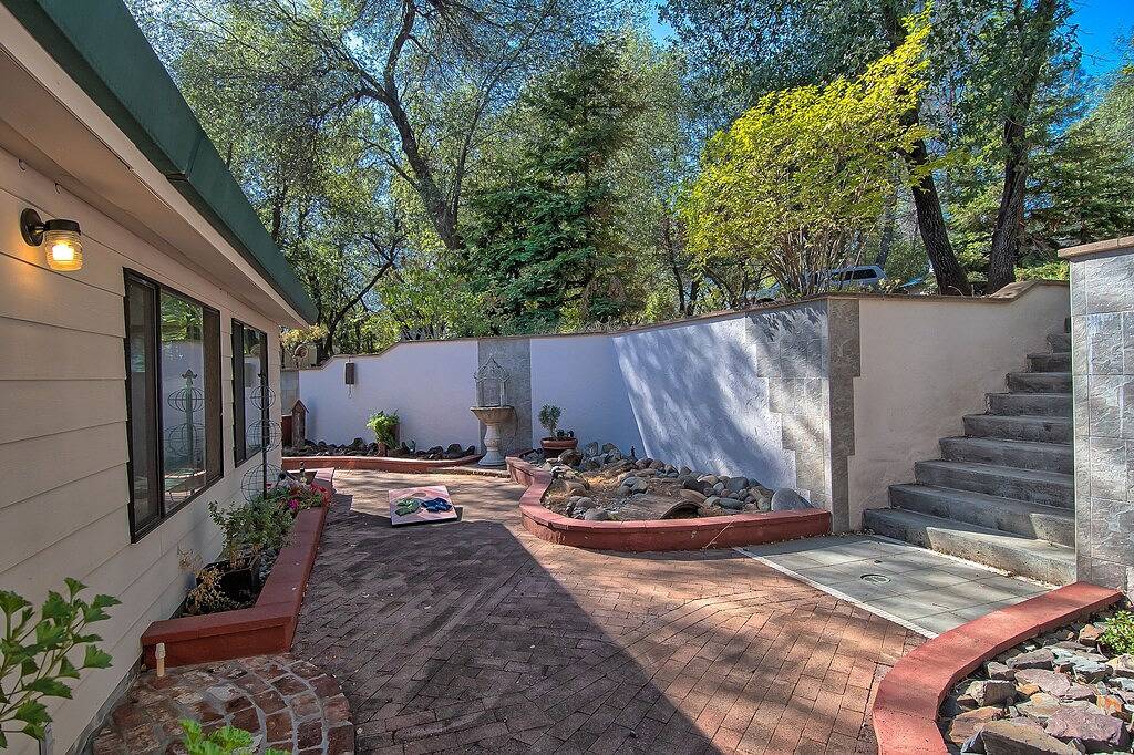 Beautiful Country House in Shasta Lake