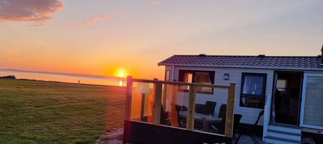 Ferienhaus für 4 Personen, mit Balkon und Terrasse sowie Garten und Ausblick in Nordholland