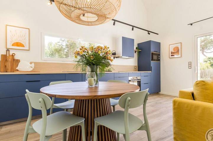 Gîte pour 4 personnes, avec jardin à Portbail