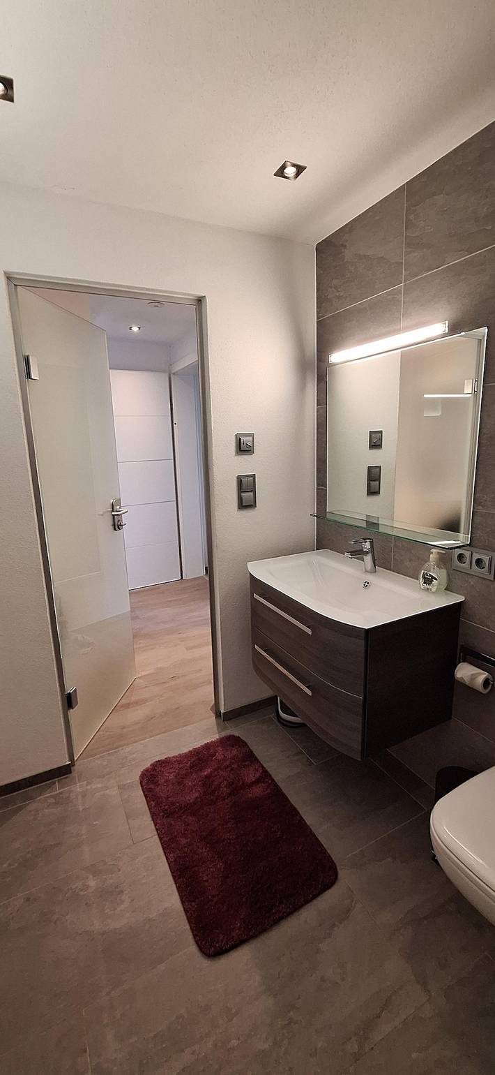 Ganze Ferienwohnung, Studio Rattenberg, Dusche, Wc, Erdgeschoß/Parterre in Kramsach, Kaisergebirge