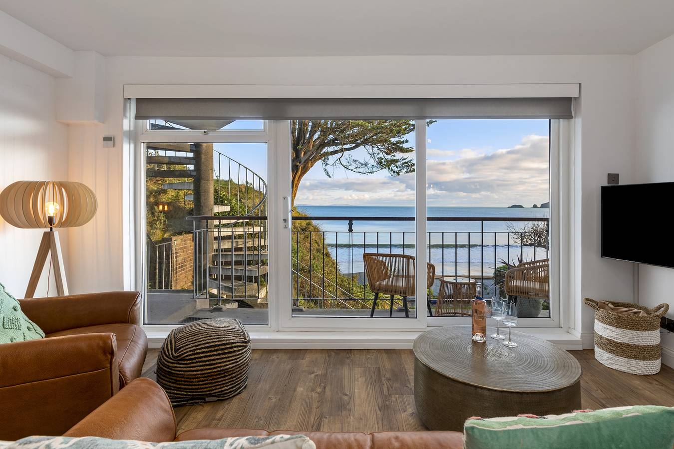 Entire apartment, Beach Retreat - Sea Views, Parking, Beach Access in Saundersfoot, Pembrokeshire
