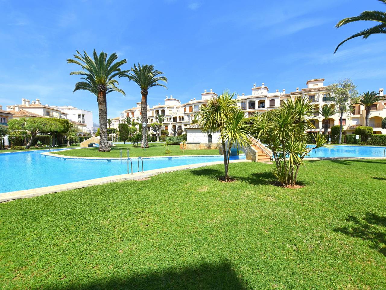 Entire apartment, Holiday apartment for 4 people with garden in Playa del Arenal, Jávea