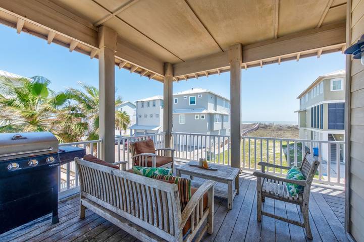 Vacation home for 10 people, with balcony and pool, kid friendly in Port Aransas