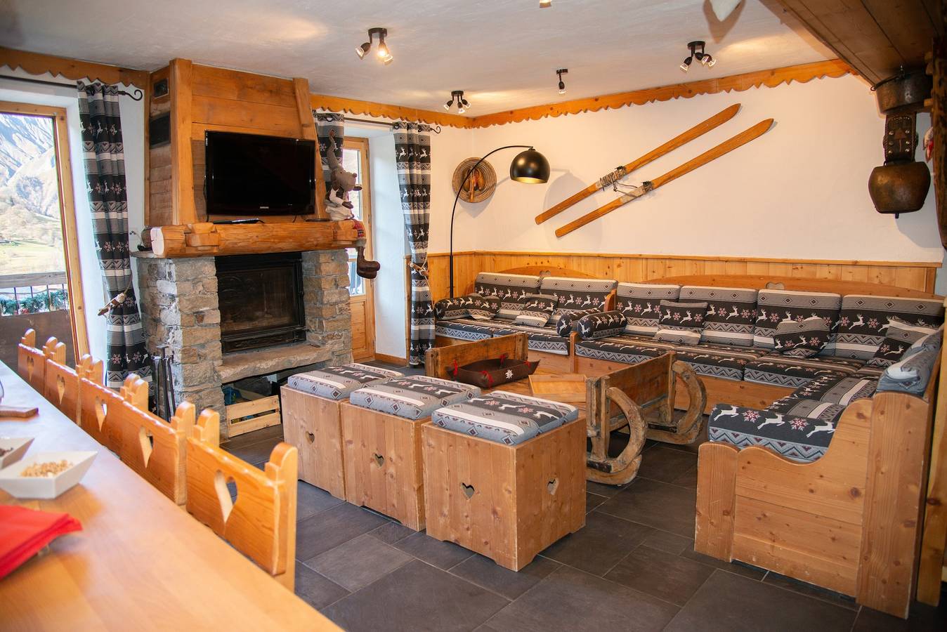 Chalet La Corniche, cosy pour 13 Sauna avec vue sur les montagnes et terrasse privée in Saint-Martin-de-Belleville, Massif de la Vanoise
