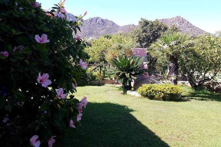 Villa indépendante avec jardin et CarPostal, loin de la mer 750 in Villasimius, Province de Cagliari