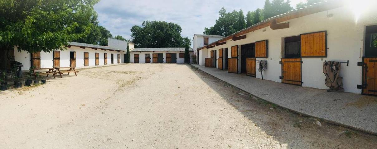 Gîte pour 2 personnes, avec jardin et vue, animaux acceptés à L'Isle-sur-la-Sorgue - 2