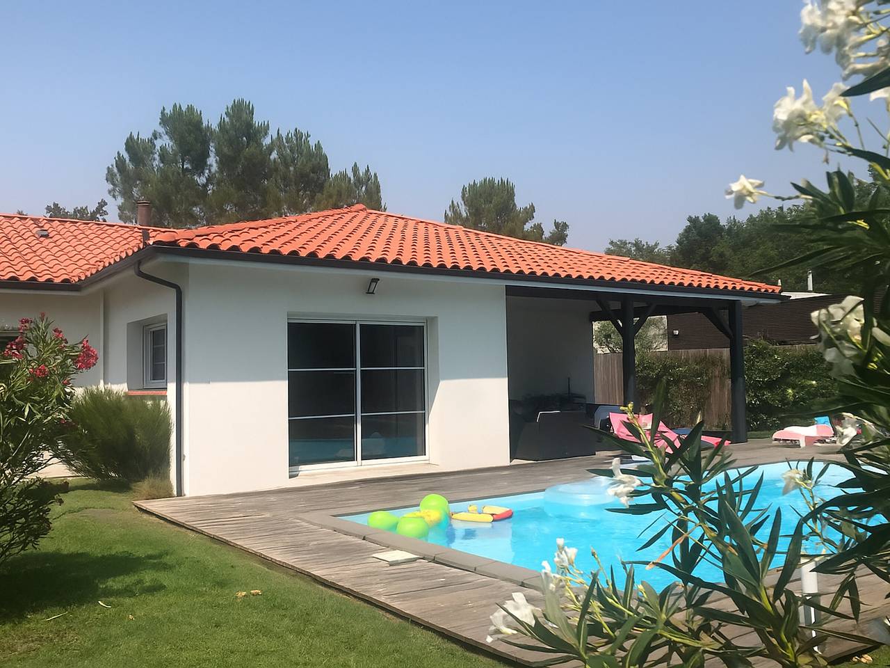 Maison Familiale à Biscarrosse avec Piscine et Parking in Biscarrosse (bourg), Biscarrosse