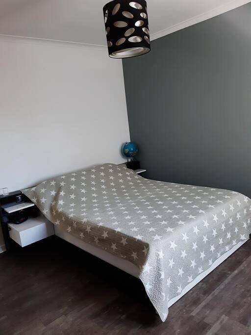 Location de vacances pour 6 personnes, avec terrasse ainsi que piscine et jardin à Générac - 4