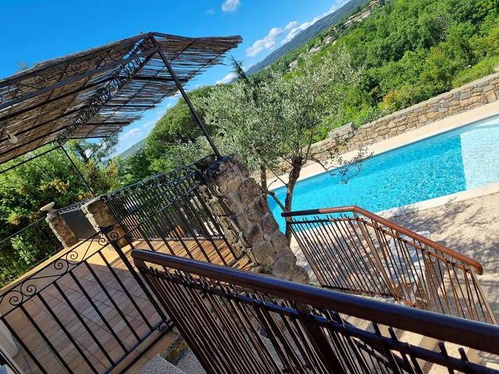 Maison de vacances pour 6 personnes, avec Balcon et Jacuzzi ainsi que Terrasse et Jardin