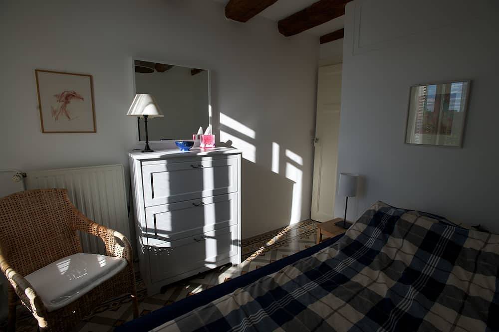 Landhaus mit 10 Zimmern und Swimmingpool im Herzen des Dorfes Uzès in Uzès, Nimes und Umgebung