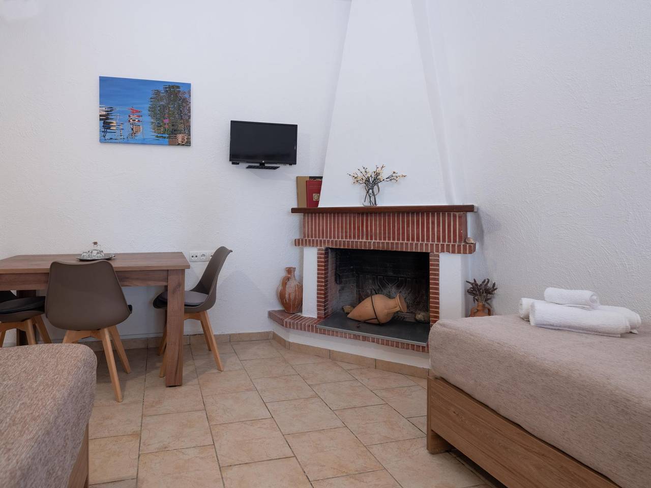 Ganze Wohnung, Ferienwohnung für 4 Personen mit Garten in Keratokampos, Iraklio-Heraklion und Umgebung