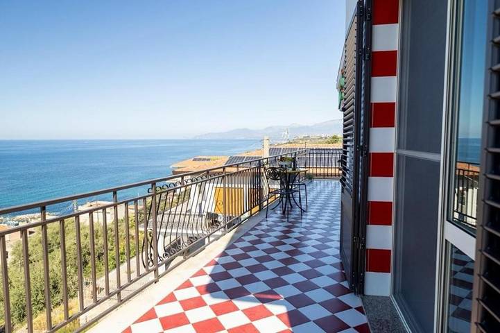 Villa für 4 Personen, mit Balkon und Terrasse sowie Ausblick