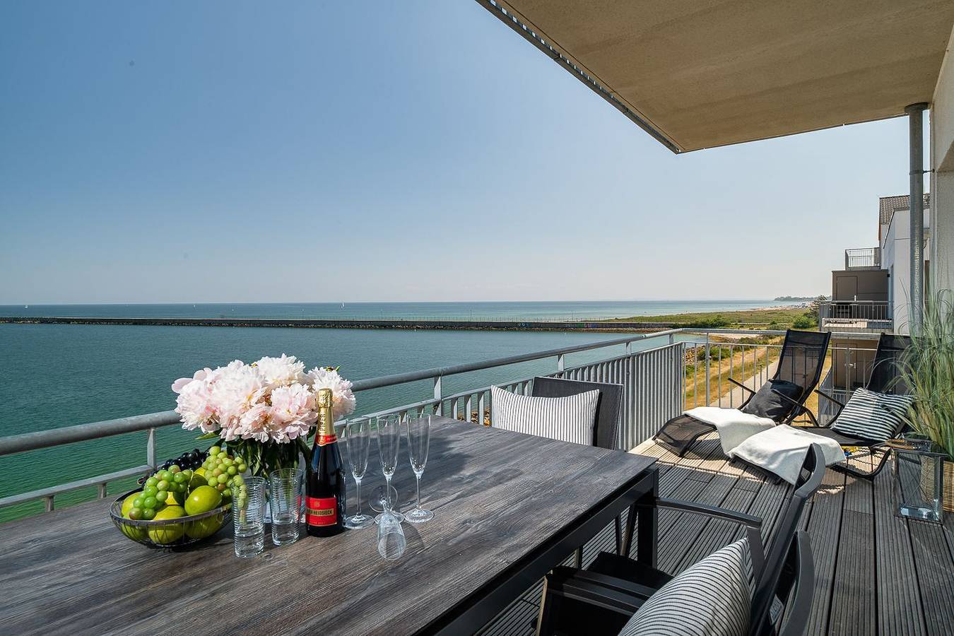 Ganze Wohnung, "Ocean Sunrise" Meerblick-Ferienwohnung an der Ostsee - 3 Gehminuten zum Strand in Olpenitz, Kappeln