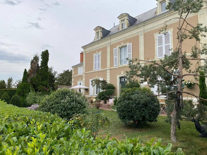 Chambre d’hôte pour 2 personnes, avec Terrasse et Jacuzzi ainsi que Jardin et Vue dans Saint-Léger-de-Montbrun
