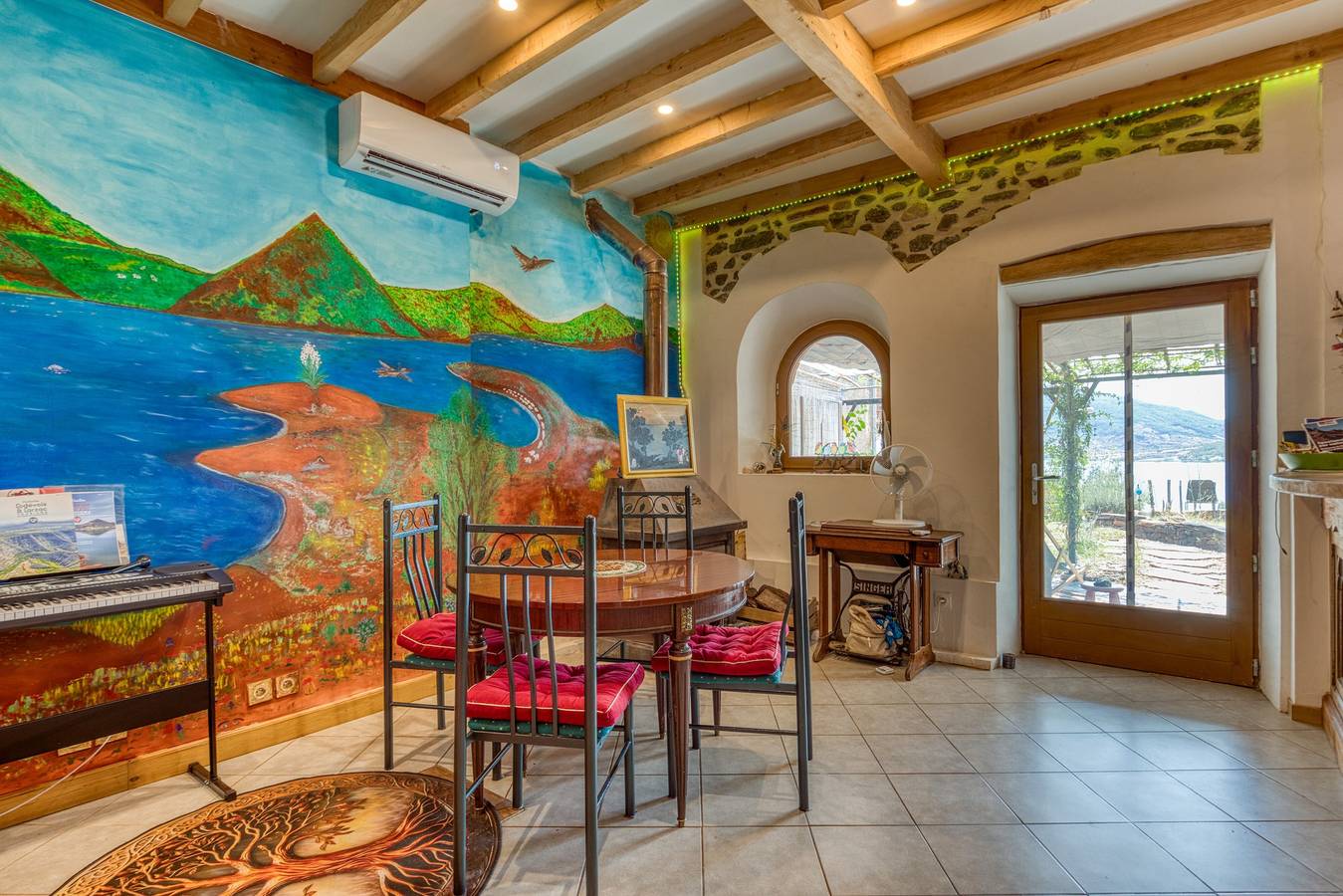 Appartement entier, Appartement « Les Trésors Du Lac » avec vue sur le lac, Wi-Fi et climatisation in Région de Lodève