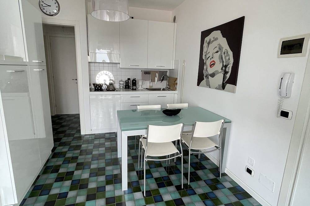Entire apartment, Beautiful beachfront apartment with terrace in Porto Santa Margherita, Caorle