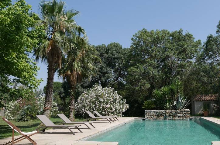 Gîte pour 6 personnes, avec jardin et piscine
