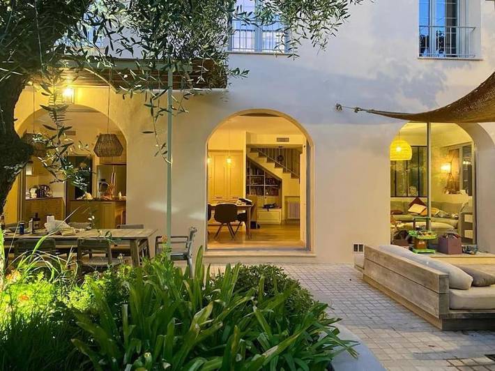 Villa voor 8 personen, with uitzicht and zwembad as well as tuin in Cap d’Antibes