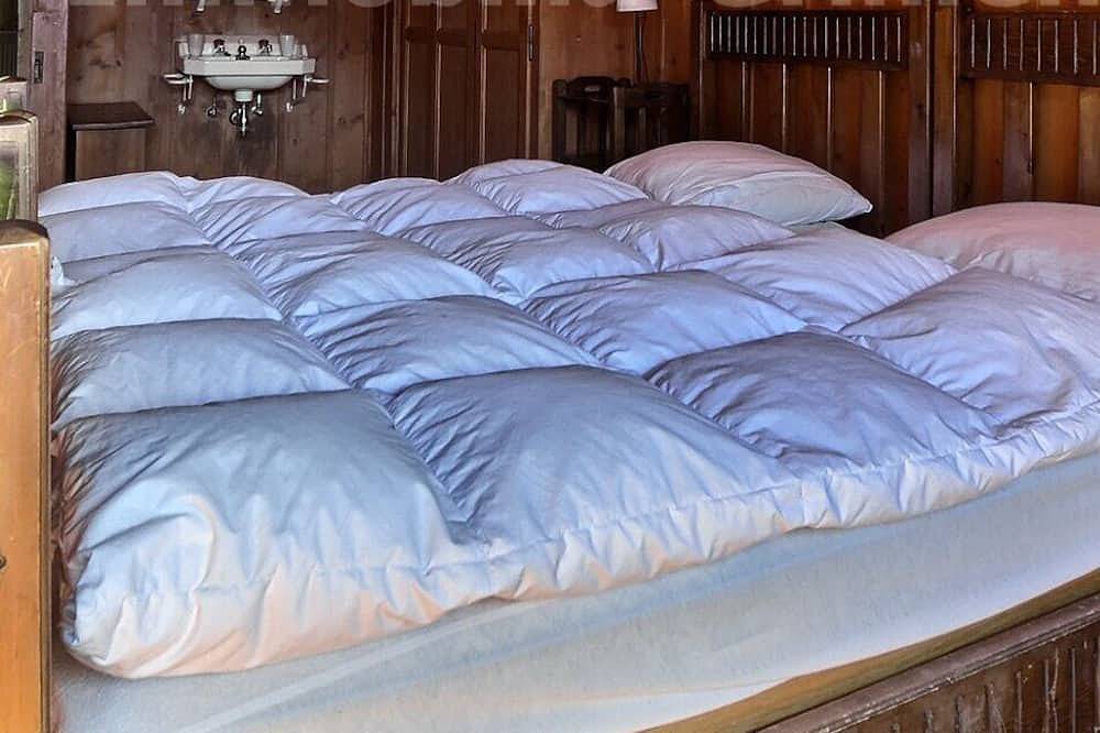 Chalet rustique confortable sur 2 étages pour 7 à 8 personnes, salon, cuisine séparée avec lave-vais in Grimentz, Anniviers