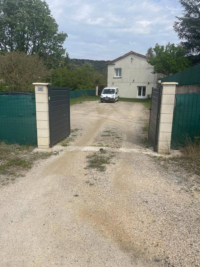 Gîte pour 6 personnes, avec Jacuzzi ainsi que Terrasse et Jardin à Saint-Brès - 3