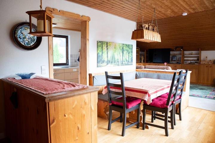 Ferienwohnung für 6 Personen, mit Balkon und Terrasse sowie Ausblick in Geislingen an der Steige