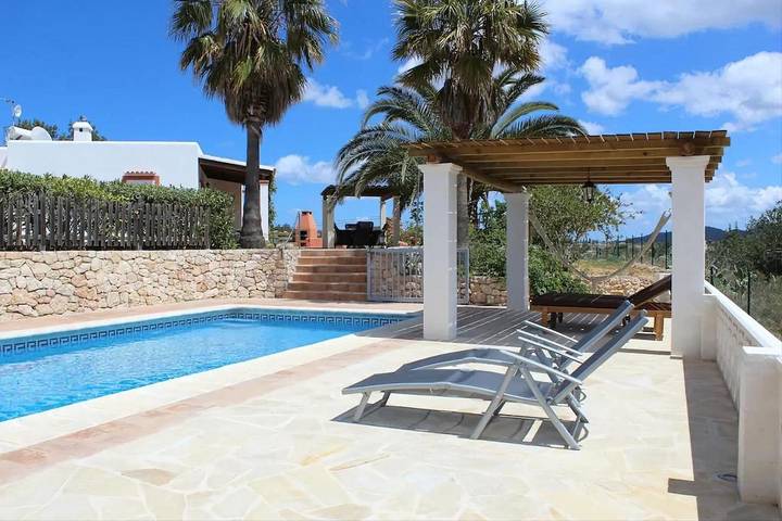 Finca voor 4 personen, with zwembad and tuin as well as uitzicht op Ibiza