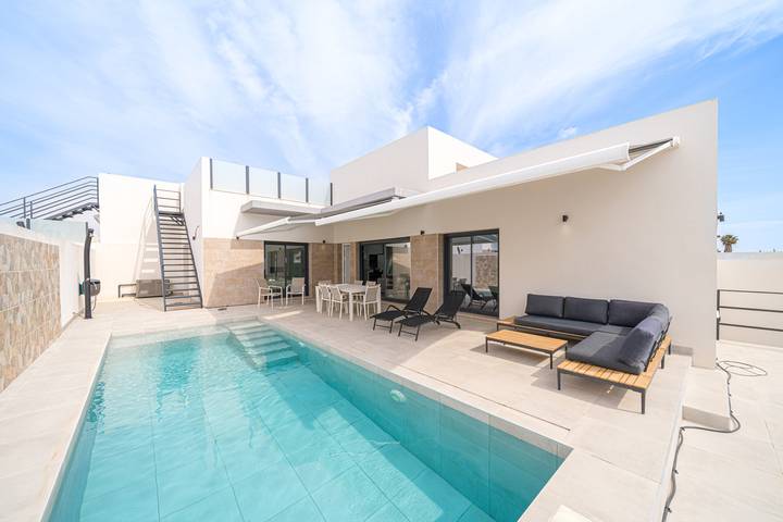 Ferienhaus für 6 Personen, mit Terrasse und Garten an der Costa Blanca - 2