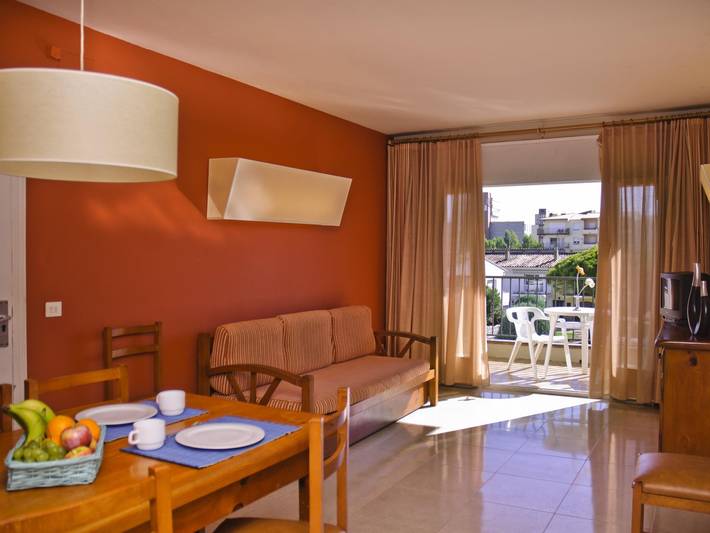 Ferienwohnung für 4 Personen, mit Terrasse und Garten sowie Pool in Estartit - 3
