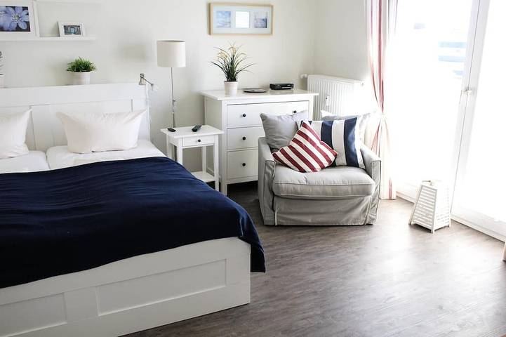 Ganze Wohnung, Frisch renoviert, Strandnah, sonnig, Süd-Balkon, Wlan in Westerland, Sylt (Gemeinde)