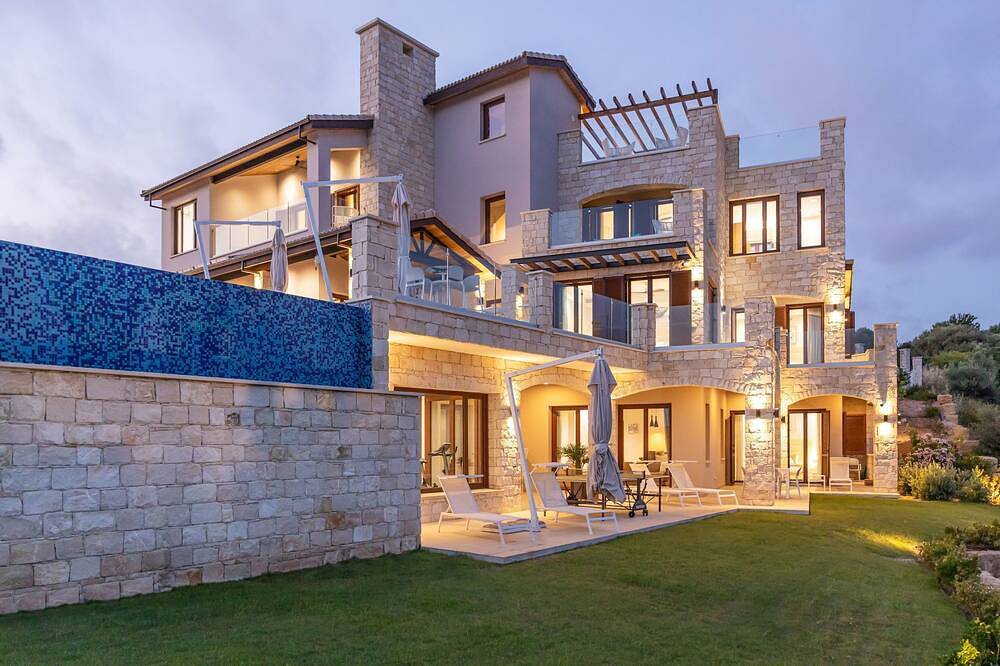 Villa Elea, New Deluxe Golf Villa in Aphrodite Hills - 6 Bedrooms, 7 Bathrooms. in Kouklia Pafou, Chypre du Sud