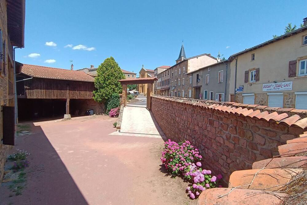 Maison en Pierres à Sarcey en Beaujolais 12 personnes in Sarcey, Lyon et ses environs