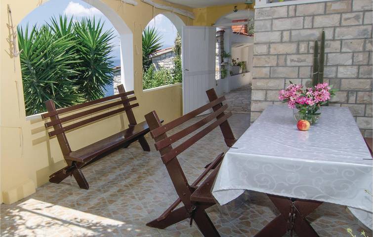 Gemütlich, 2 km vom Strand entfernt: 1-Zimmer-Wohnung mit Terrasse und kostenlosen Parkplätzen in Vela Luka, Korcula