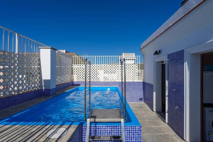 Holiday apartment for 6 people, with balcony/terrace and hot tub in La Cala de Mijas Centre